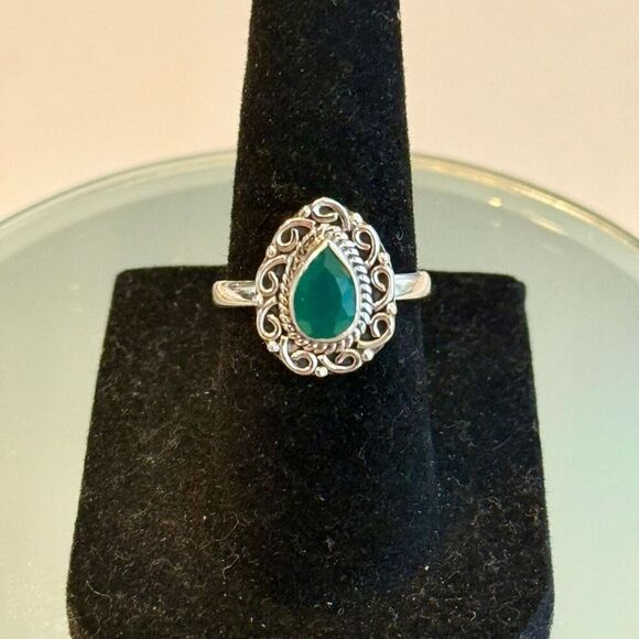 Green Onyx Tear Drop Sterling Silver Ring Filagree Framed Dainty Womens Jewelry - Picture 1 of 6